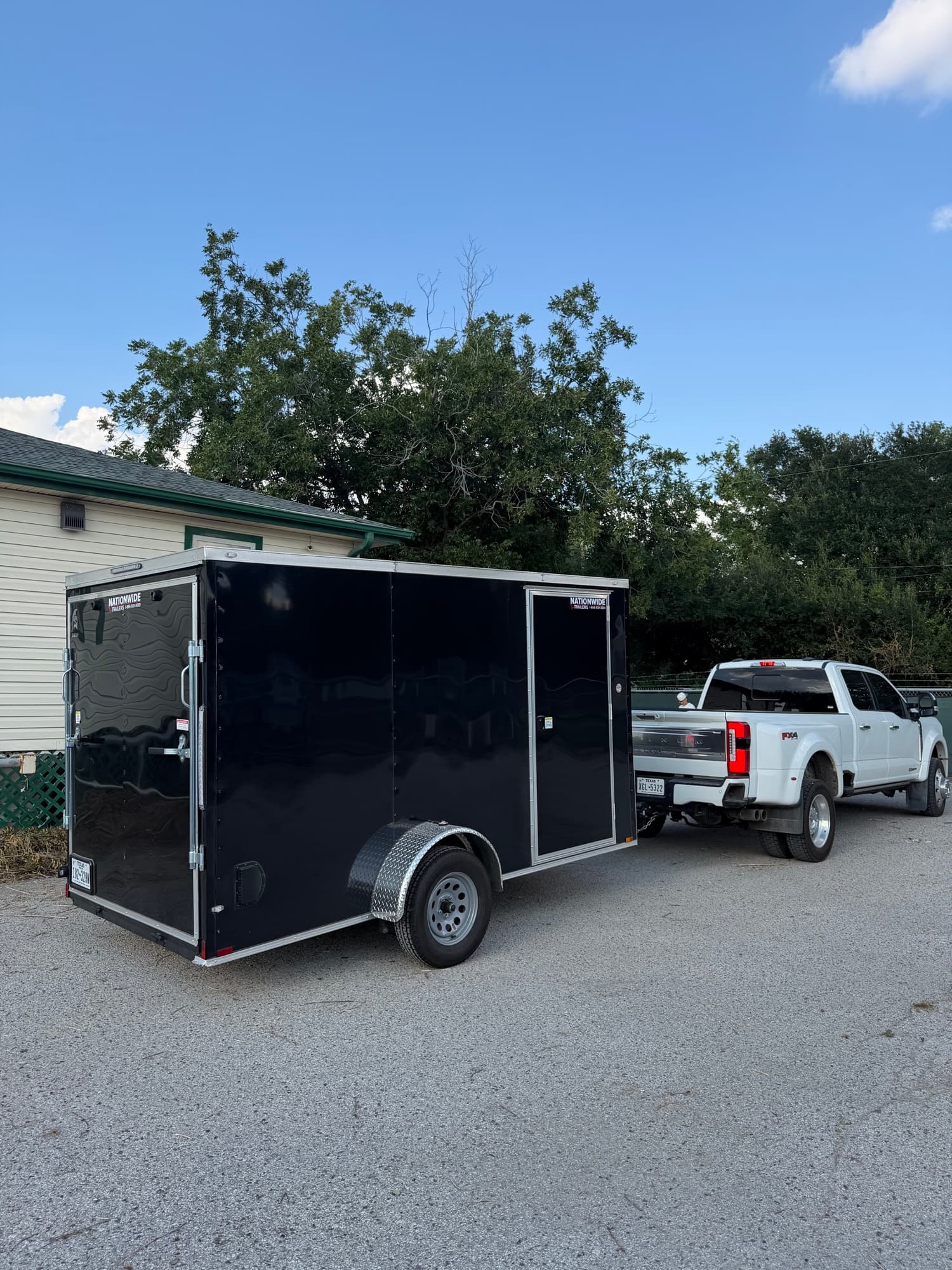 Enclosed Cargo Trailer — photo 2